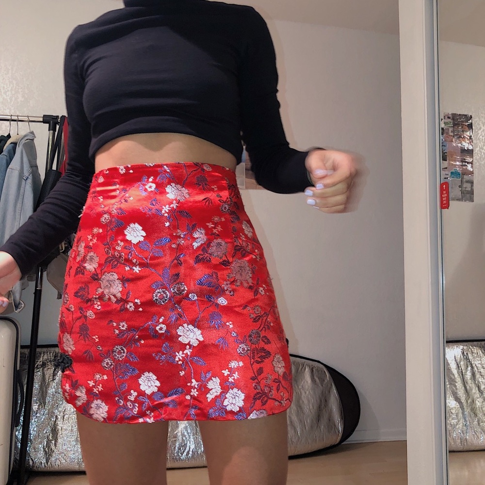 ❌SOLD❌ FOREVER 21 red Asian inspired skirt